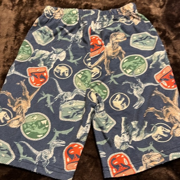 6/7 Jurassic pajamas - Picture 7 of 8